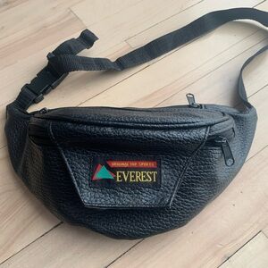 VINTAGE - Leather Black Belt Bag